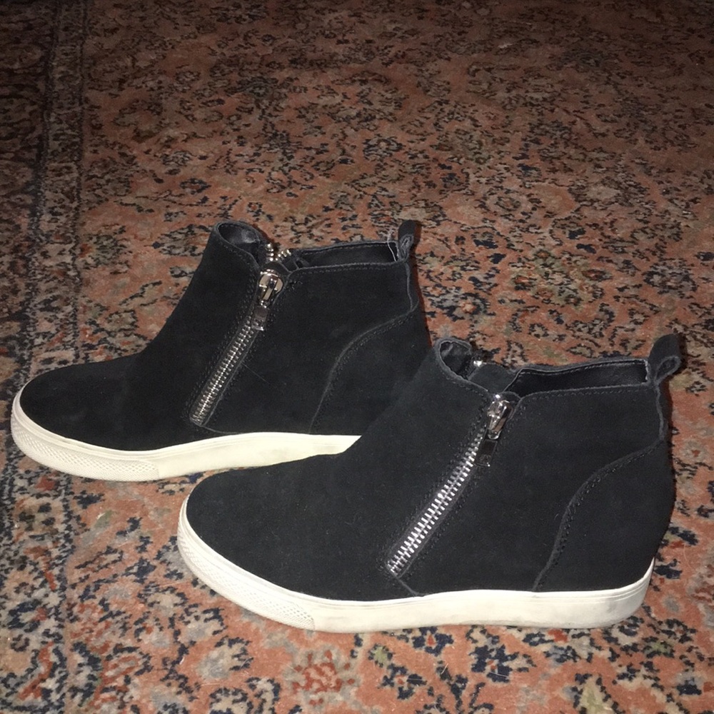 Steve Madden- Wedgie Ankle Boots